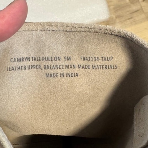 Frye Women's Taupe Suede Heeled Boots NWOT - Picture 7 of 9